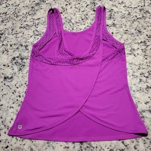 2 New Fabletics shirts, 💗 💜no tags